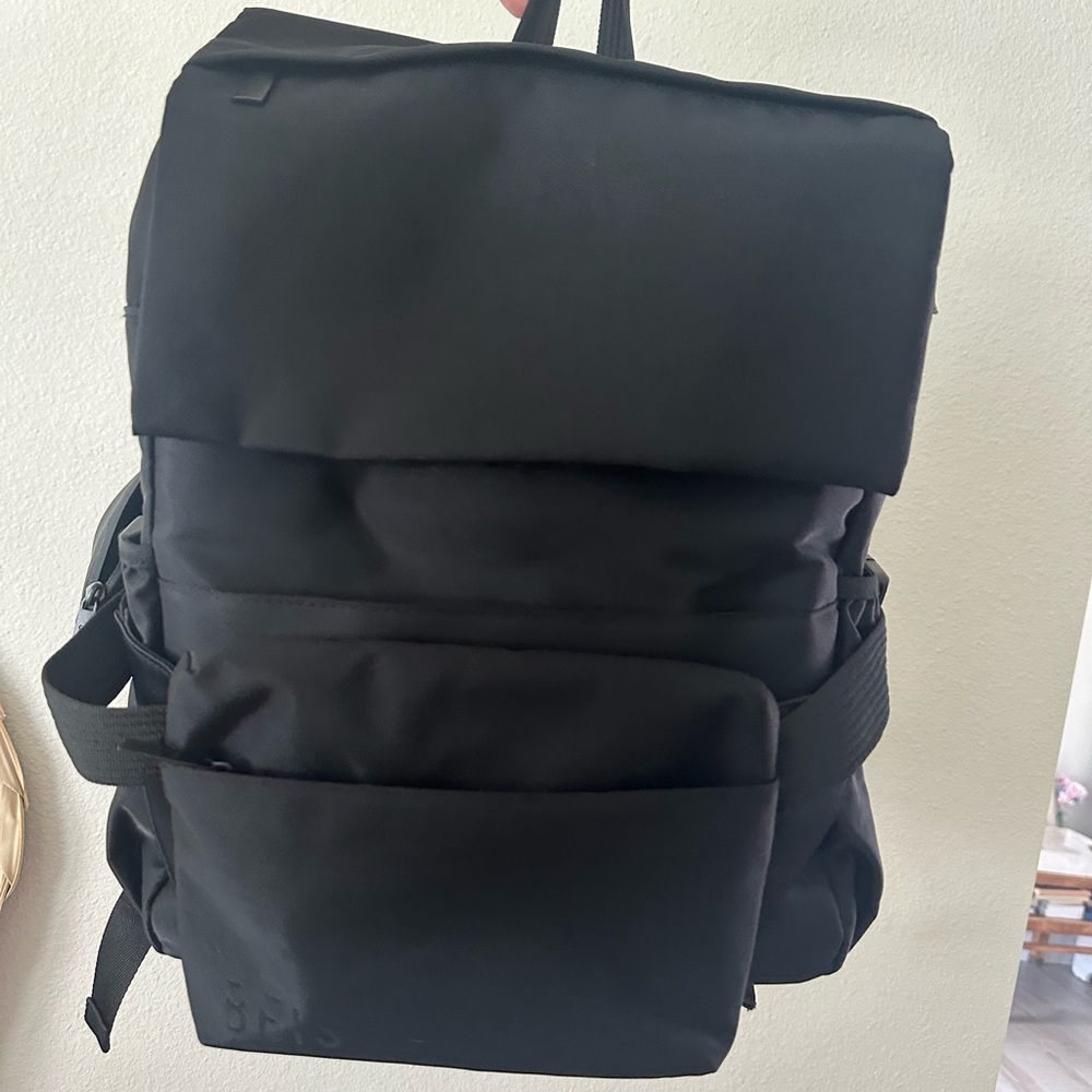 BEIS ULTIMATE DIAPER BAG LIKE NEW